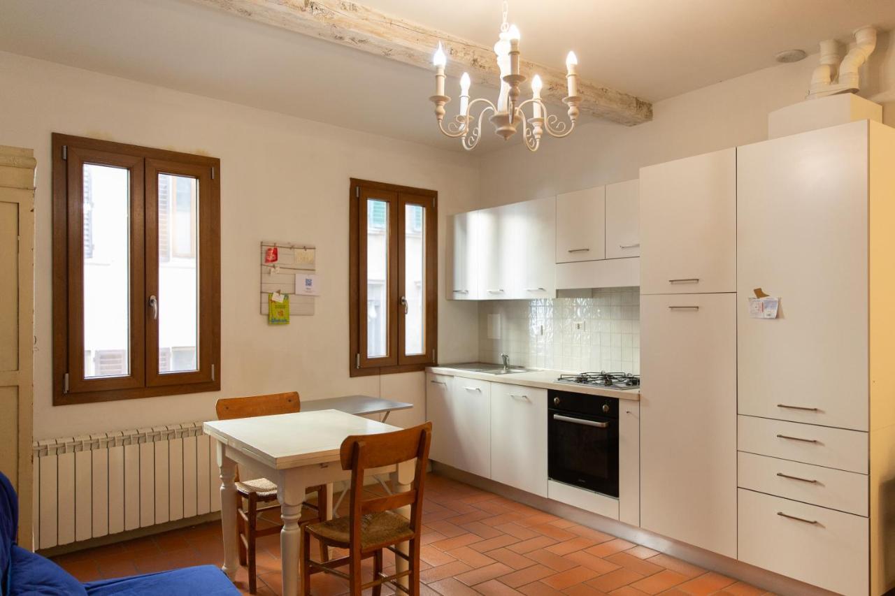 Graceful Apartment In The Heart Of Florence Luaran gambar